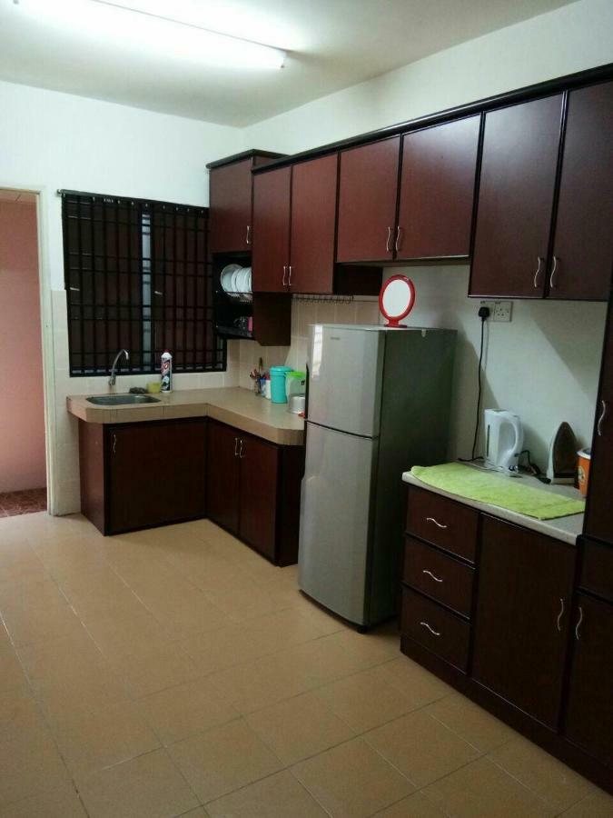 קואלה קנגסאר Homestay Mama Razzin מראה חיצוני תמונה